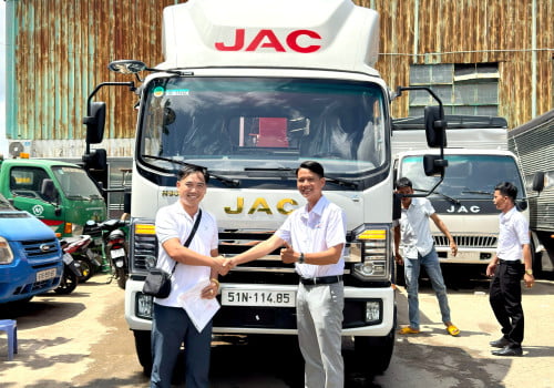 JAC N900 PLUS EURO 5 GẮN CẨU UNIC URV554 5 TẤN 4 KHÚC – BÀN GIAO XE CHO CÔNG TY VIỄN ĐÔNG