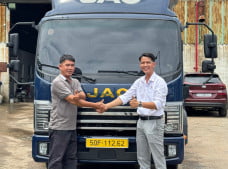 Ân Khoa Auto Hân Hạnh Bàn Giao Xe JAC N750 Plus E5 Nâng Đầu Chở Máy Công Trình