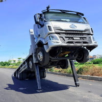 XE CHENGLONG H5 4 CHÂN NÂNG ĐẦU CHỞ XE MÁY CÔNG TRÌNH EURO 5 – GIẢI PHÁP VẬN CHUYỂN MÁY CÔNG TRÌNH HIỆU QUẢ