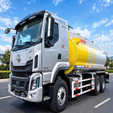 Xe Bồn Chở Xăng Dầu 18 Khối Chenglong H5 3 Chân 2026
