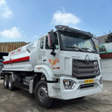 Xe bồn chở xăng dầu 18 khối HOWO 3 chân Euro 5