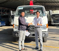 Ân Khoa Auto bàn giao xe Hyundai W11XL gắn cẩu UNIC UR-V344 (3 tấn 4 khúc) đến tay khách hàng Miền Tây