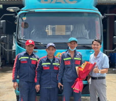 JAC N900 Gắn Cẩu XCMG 5 Tấn 5 Khúc Bàn Giao Phong Vân Phú