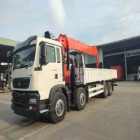 Xe HOWO 4 chân gắn cẩu Kanglim KS5206 – tải hàng khoảng 8,2 tấn, thùng dài 8,2 mét, giải pháp vận chuyển và nâng hạ chuyên dụng cho công trình và doanh nghiệp.