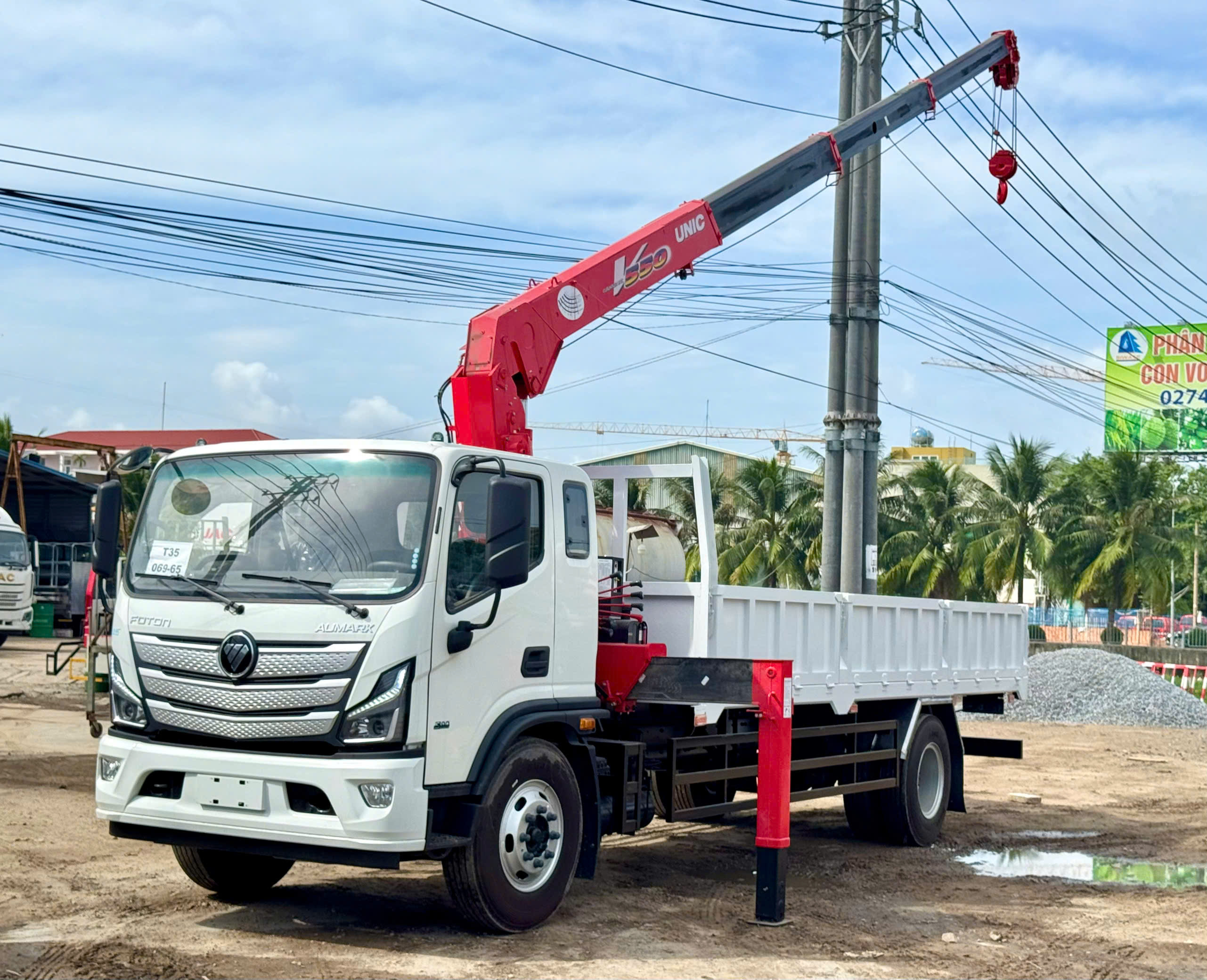 Foton-Aumark-S90-gan-cau-Unic-URV-554K-nhin-tu-phia-truoc-5