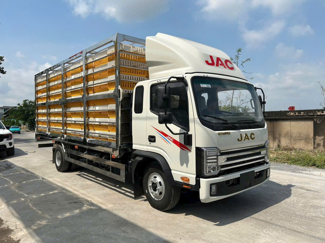 Xe-JAC-N750-Plus-cho-gia-cam-238-long-1