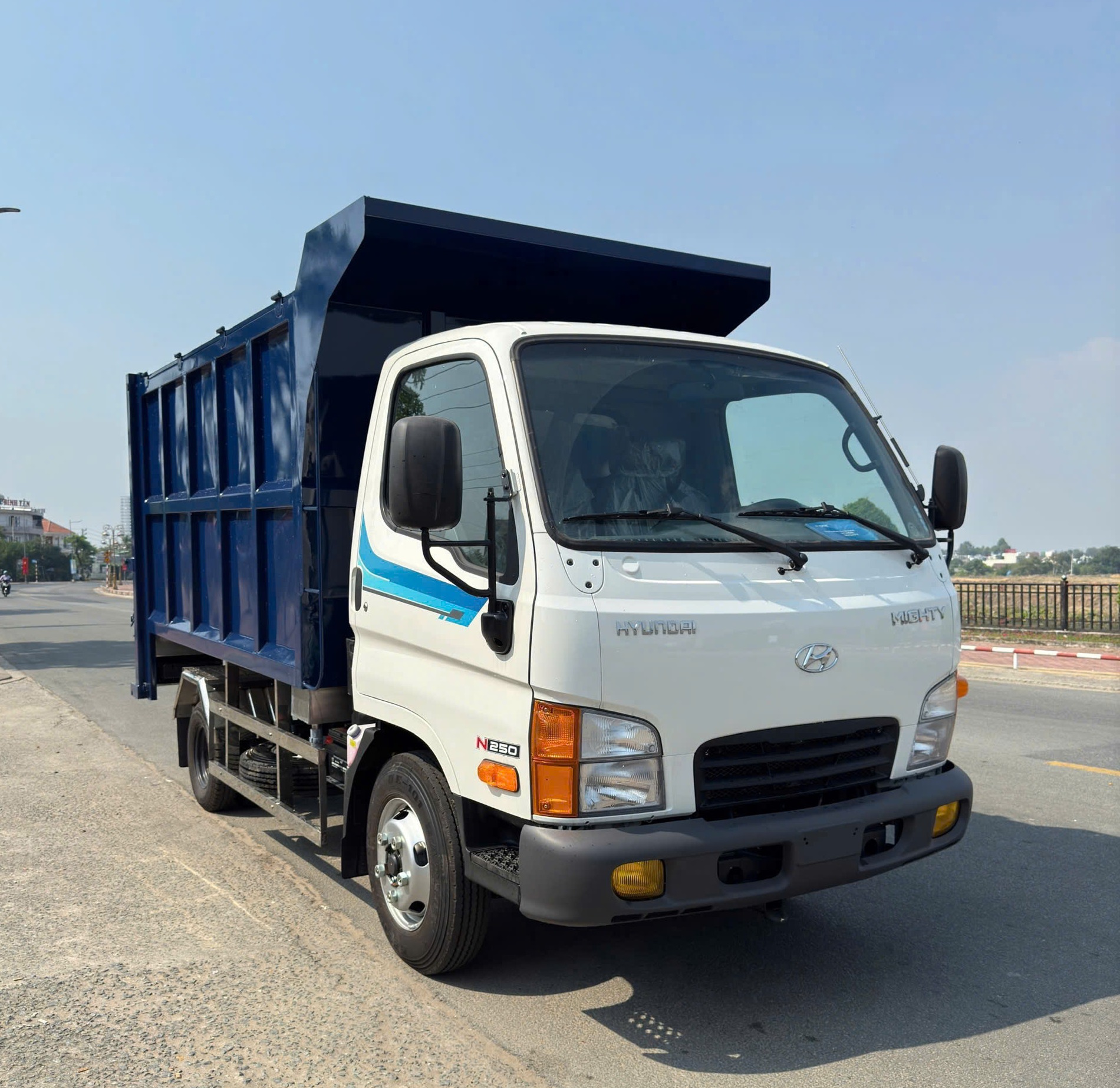 xe-cho-rac-nho-trong-thanh-pho-4-khoi-5-khoi-8-khoi-an-khoa-auto-18