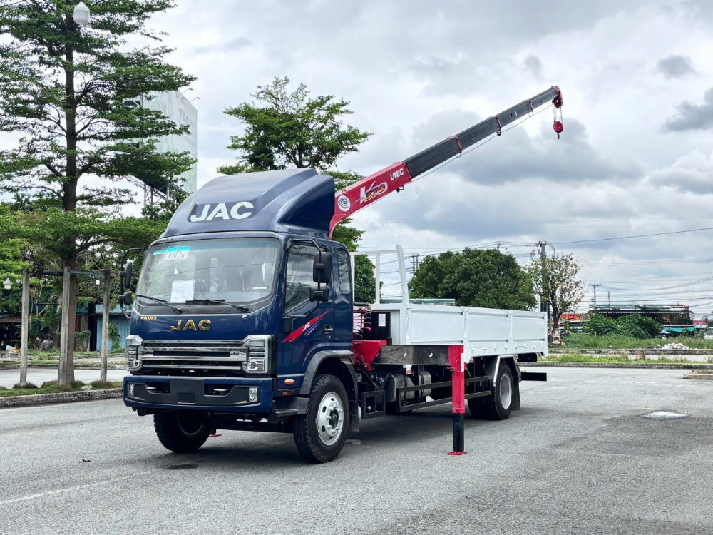 Jac N900 gắn cẩu unic Urv 370
