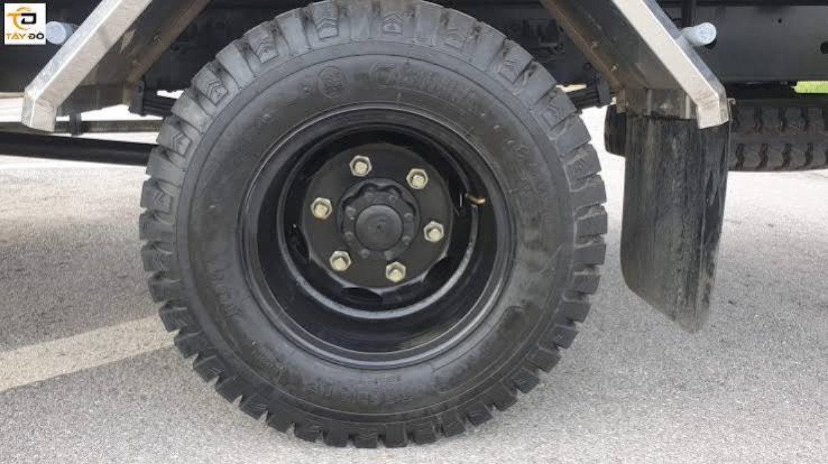 Hệ thống lốp xe Teraco 345SL thùng kín có bửng nâng hạ