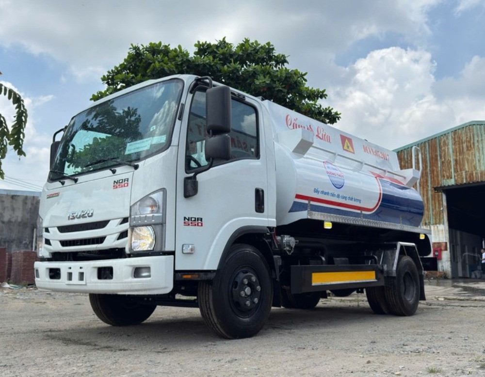 isuzu-nqr-bon-cho-xang-dau-7-khoi