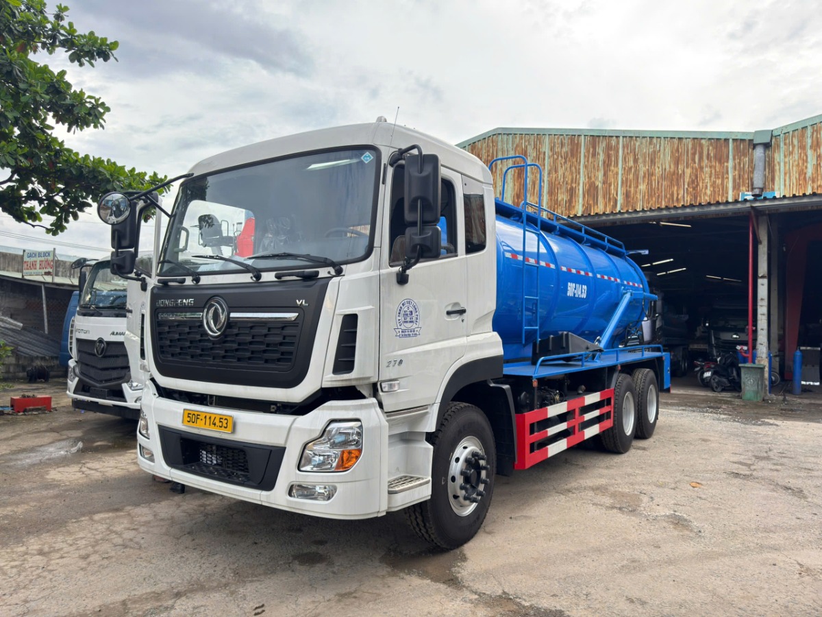 Bàn giao xe Dongfeng 3 chân bồn hút chất thải 13 khối