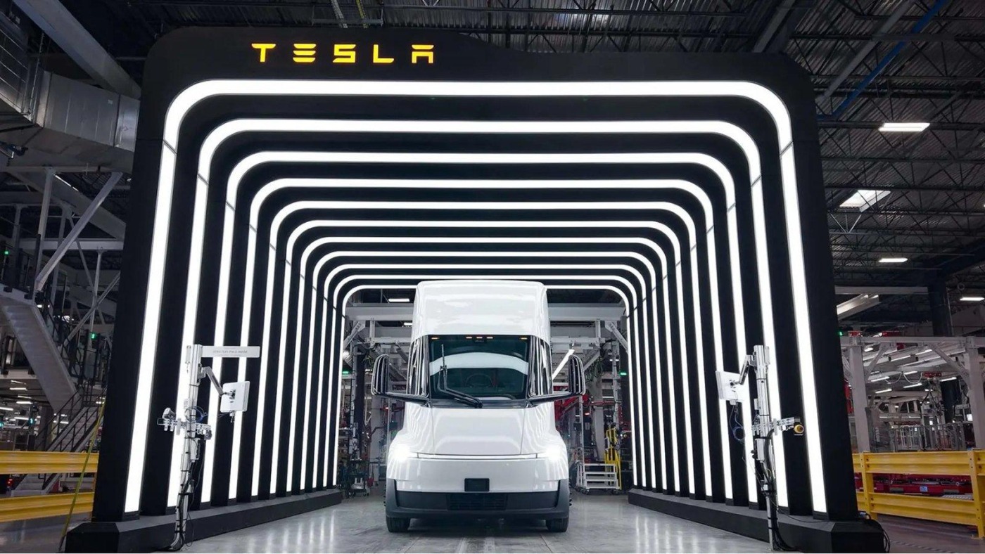Tesla hướng đến sản xuất xe tải điện hạng nặng