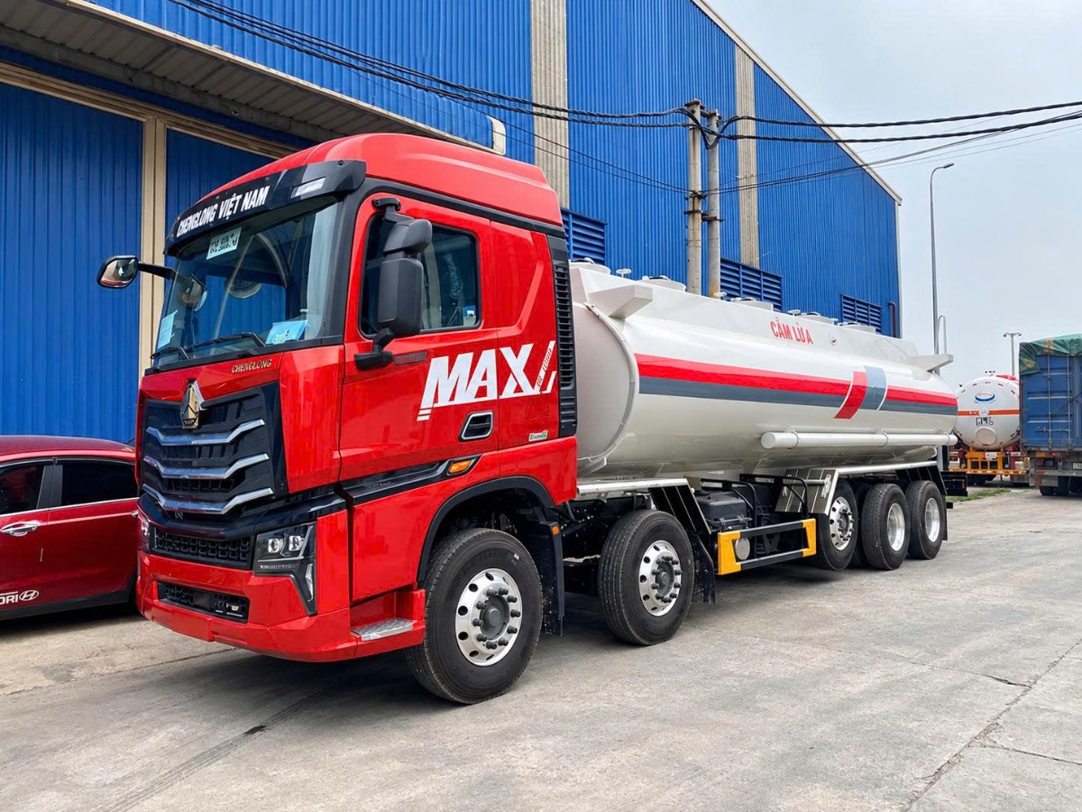 Xe bồn chở xăng dầu 26 khối Howo Max 5 chân