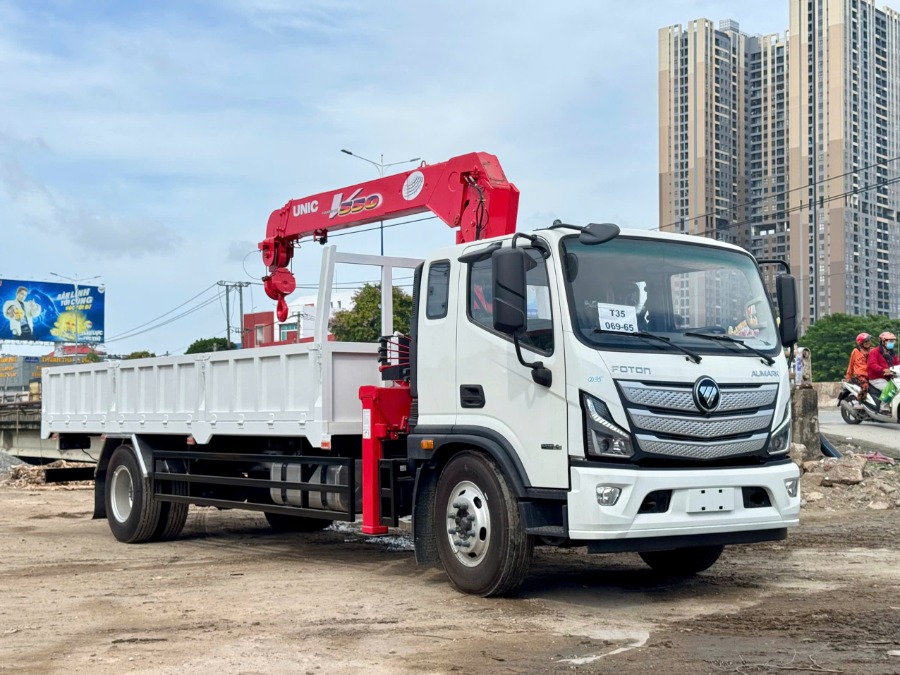 Foton-Aumark-S90-gan-cau-Unic-URV-554K-nhin-tu-phia-truoc-3