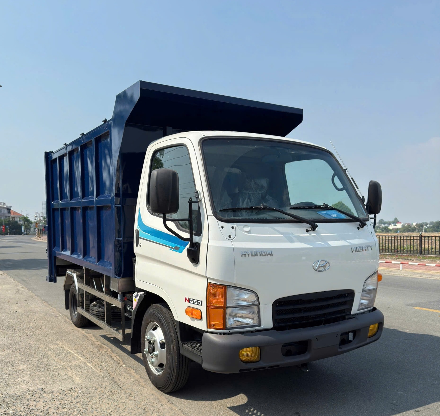 xe-cho-rac-nho-trong-thanh-pho-4-khoi-5-khoi-8-khoi-an-khoa-auto-18