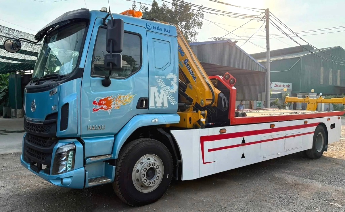 xe-cuu-ho-chenglong-m3-3-chuc-nang-gan-cau-xcmg-sqz132-4-4