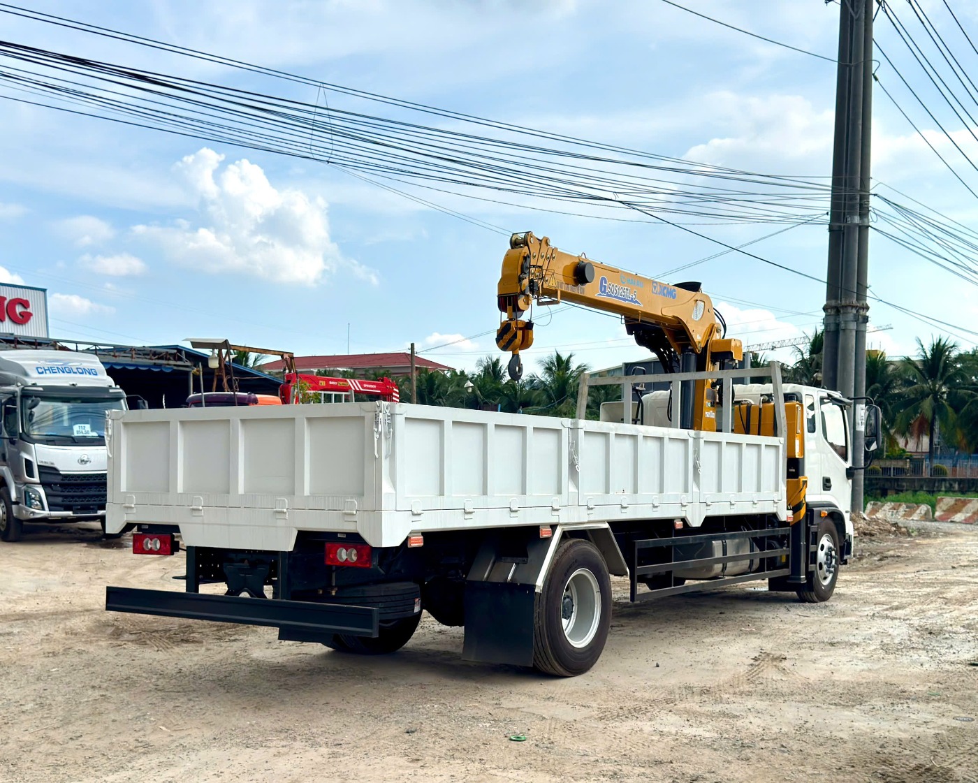 Foton Aumark S90 gắn cẩu XCMG GSQS125TL-5 5 tấn 5 khúc