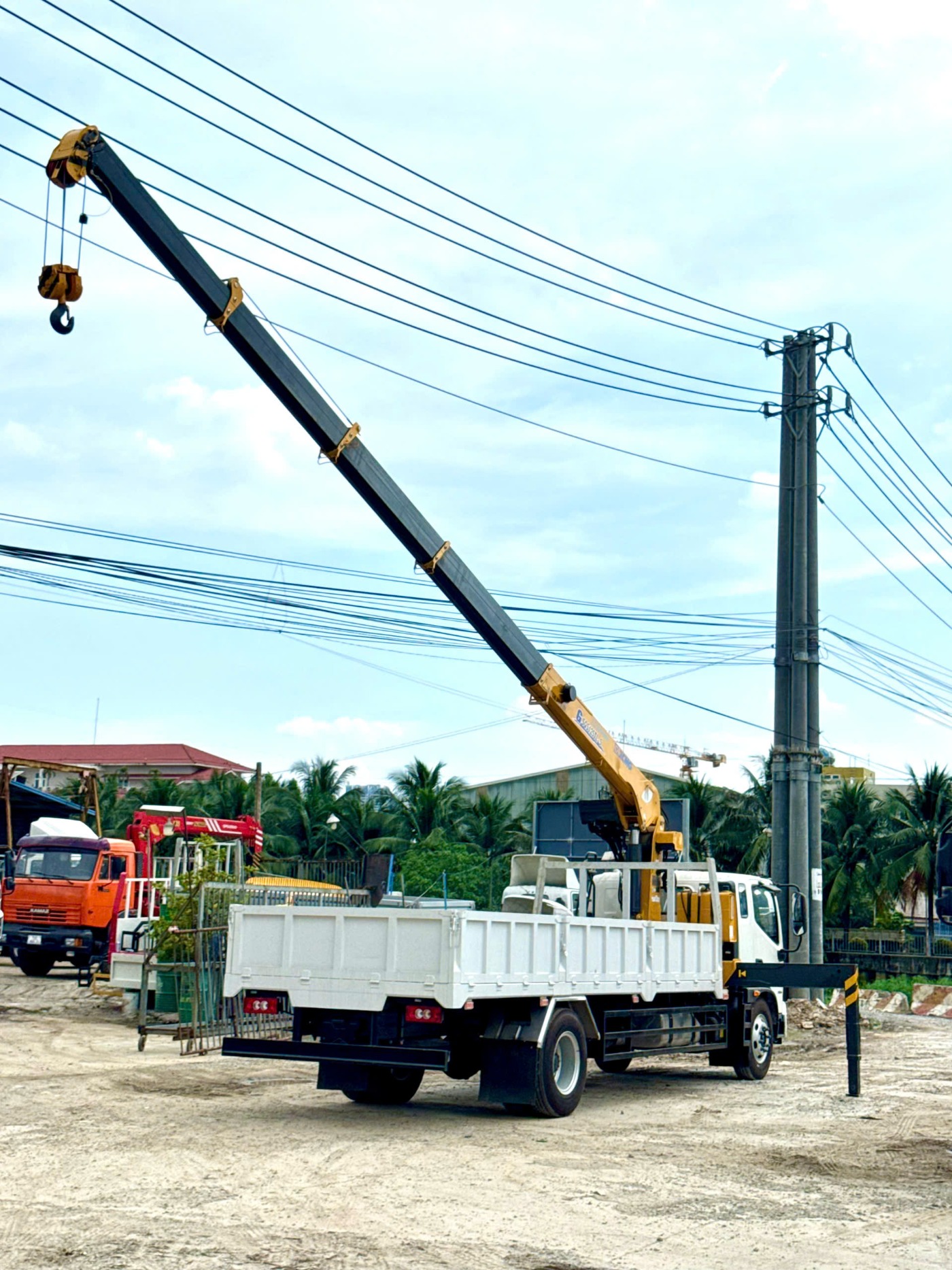 Foton Aumark S90 gắn cẩu XCMG GSQS125TL-5 5 tấn 5 khúc