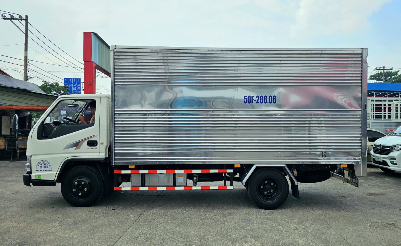 ban-giao-xe-dothanh-iz50m-thung-kin-9