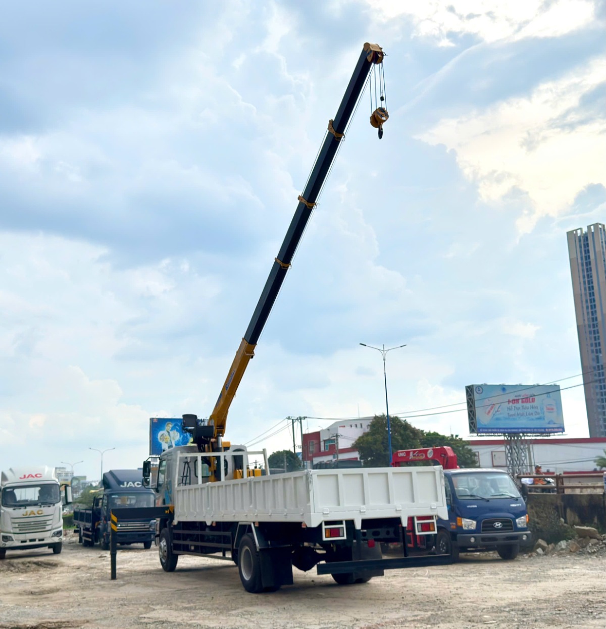 Quy cách thùng Chenglong M3 – Thùng lửng 7 bửng