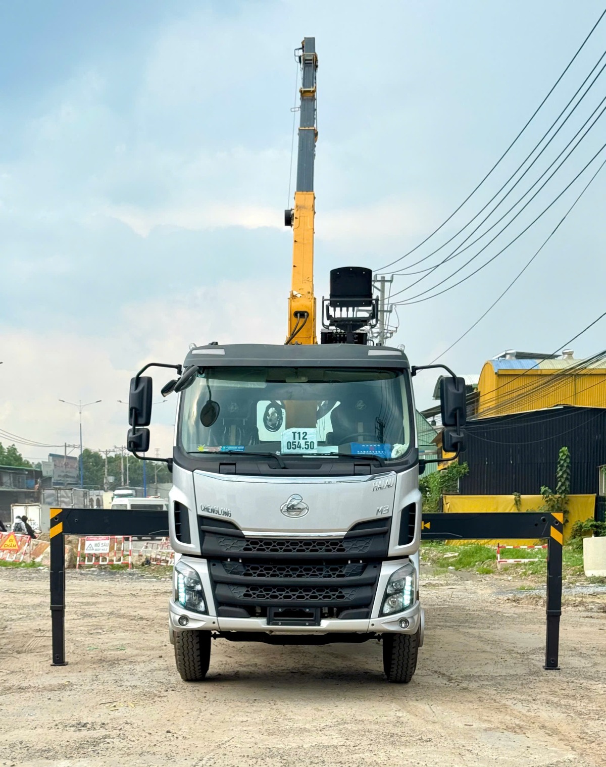 Chenglong M3 gắn cẩu XCMG 5 tấn 5