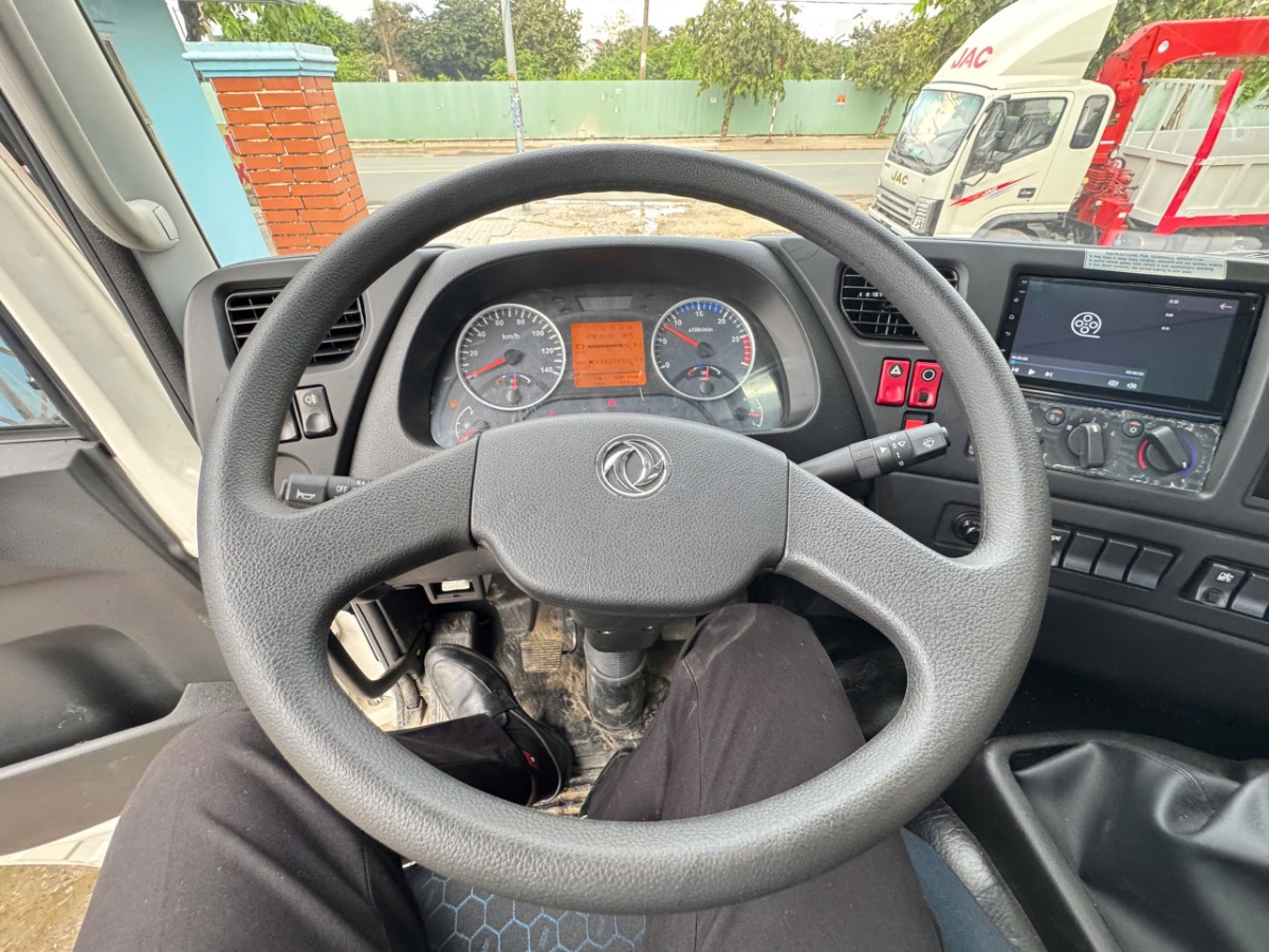 Bàn giao xe Dongfeng 3 chân bồn hút chất thải 13 khối