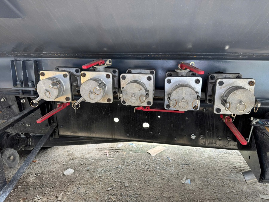 Hệ thống van xả xe bồn xăng dầu 26 khối Chenglong H7