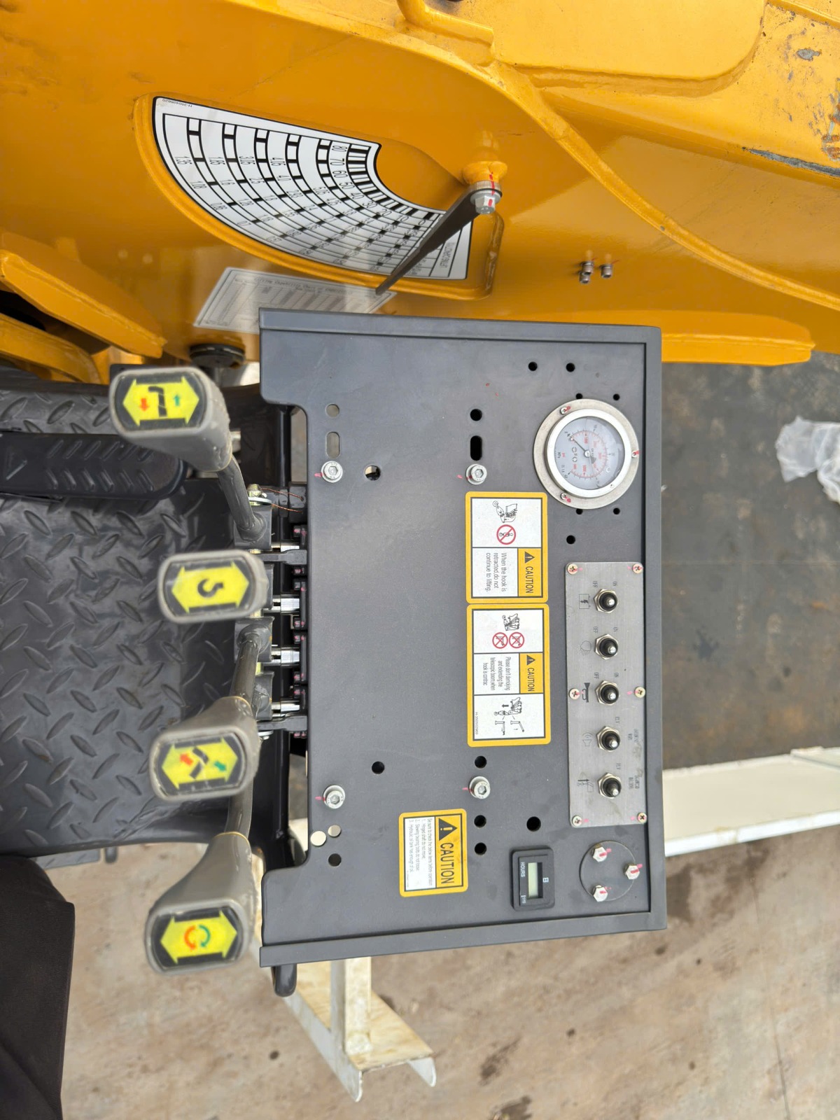 Cẩu XCMG GSQS125TL-5 5 tấn 5 khúc