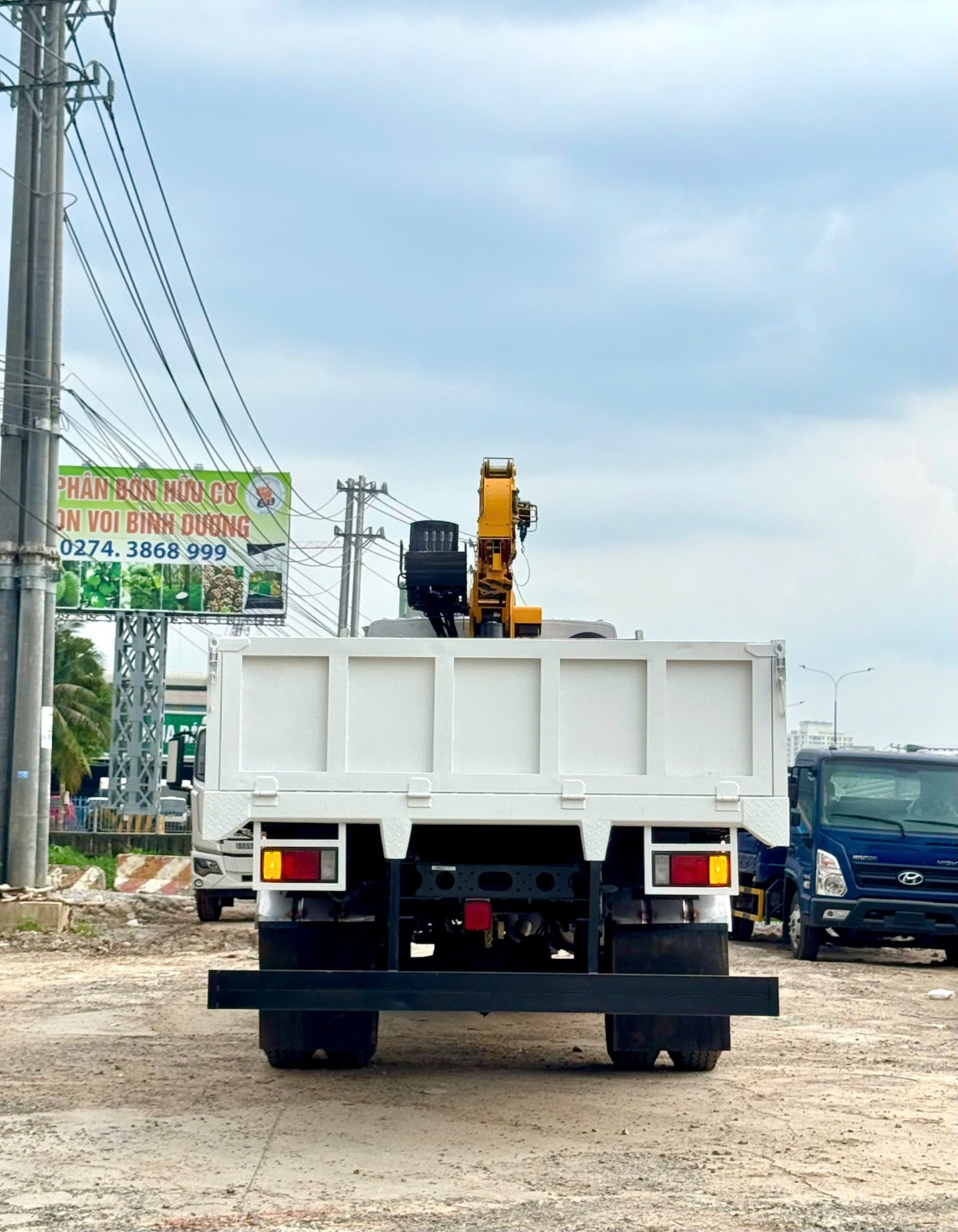Chenglong M3 gắn cẩu XCMG 5 tấn 5