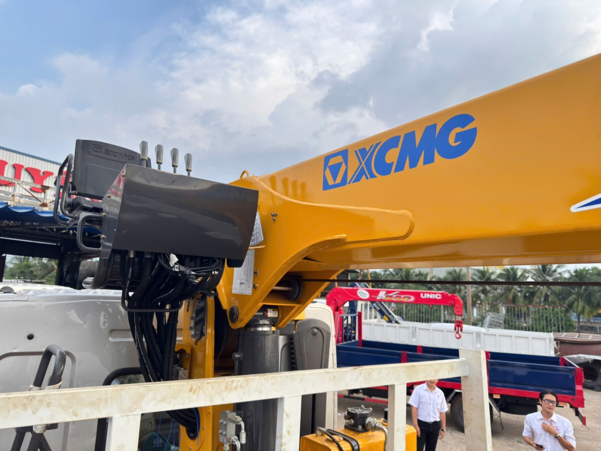 Cẩu XCMG GSQS125TL-5 5 tấn 5 khúc