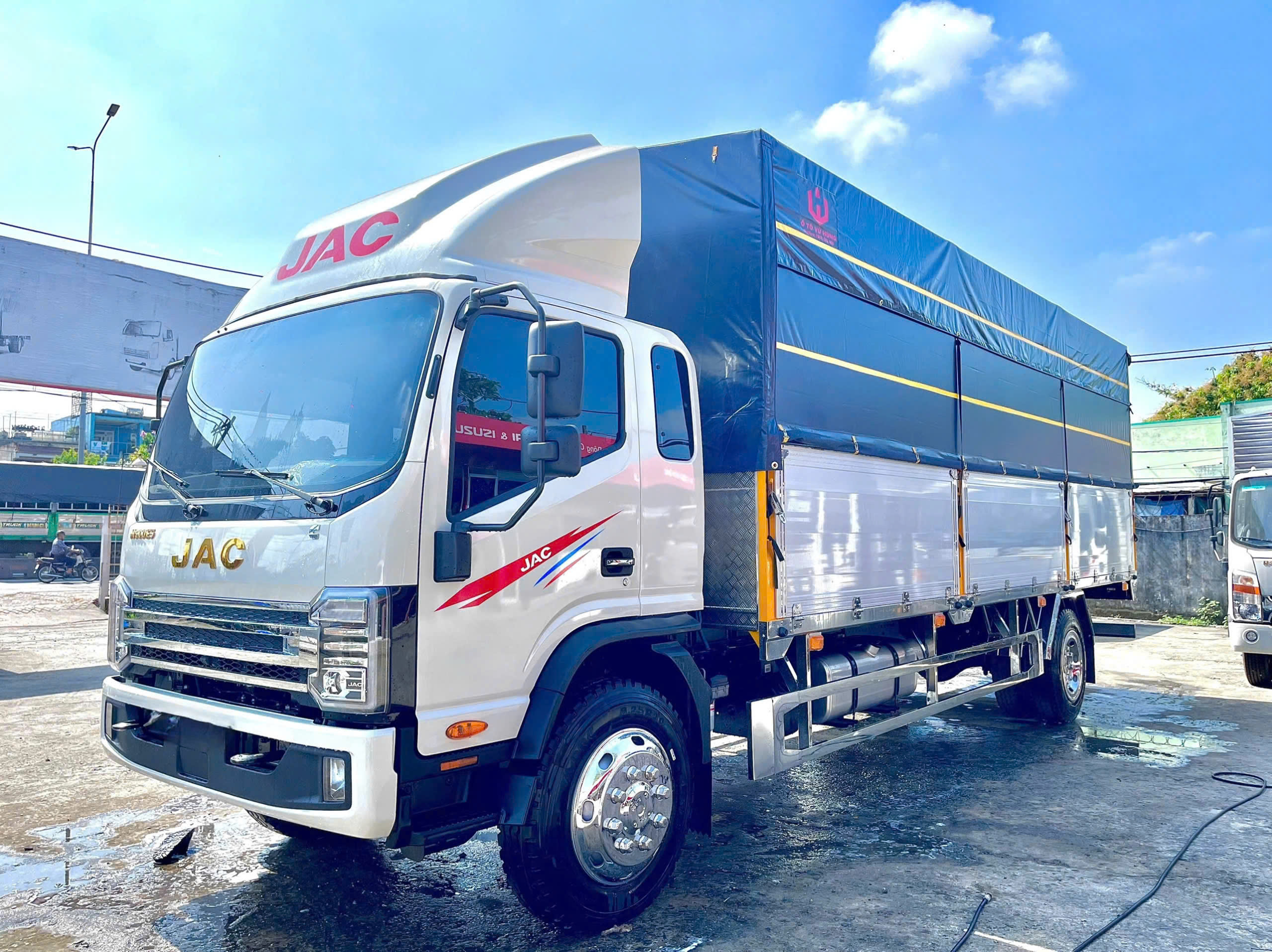 Xe-tai-JAC-N900-mui-bat-9.2-tan-3