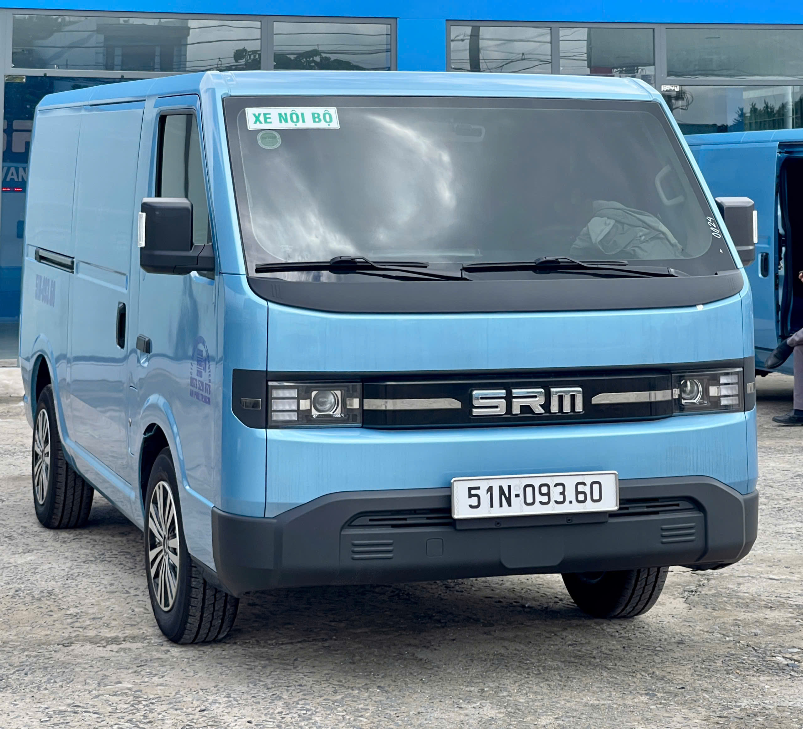 ban-giao-xe-srm-e60-binh-duong-computer-6