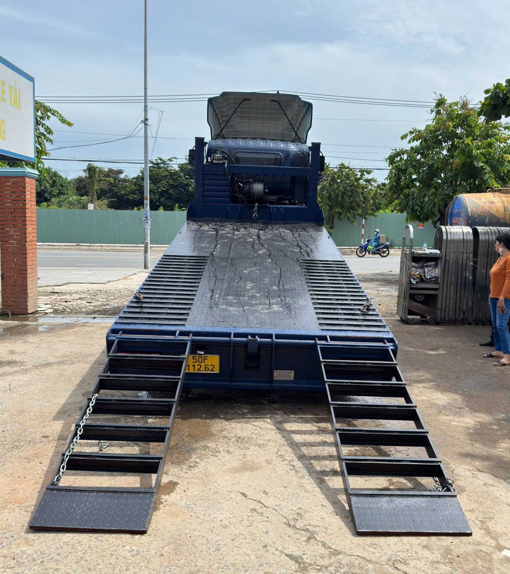 ban-giao-xe-jac-n750-plus-e5-nang-dau-cho-may-cong-trinh-16