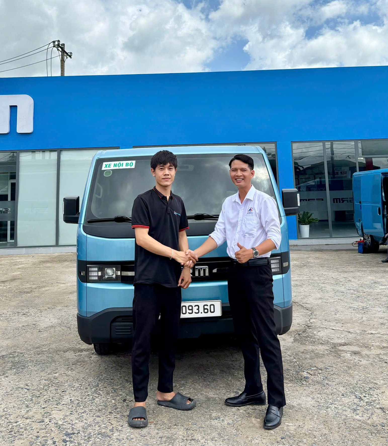ban-giao-xe-srm-e60-binh-duong-computer-15