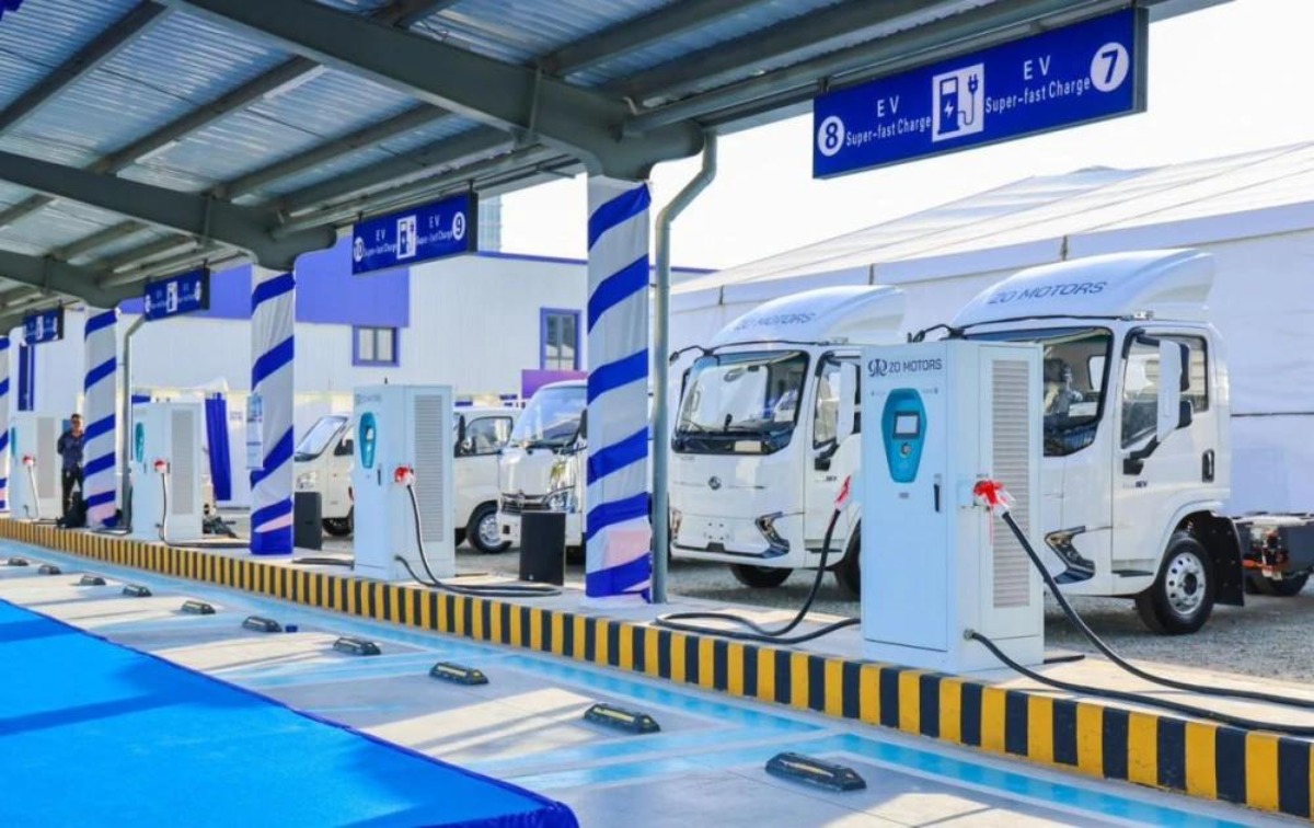Việt Nam ban hành quy chuẩn mới về trụ sạc, trạm sạc xe điện