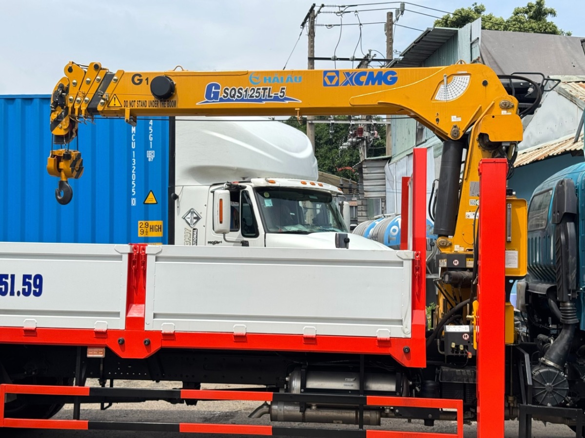 Ân Khoa Auto bàn giao xe Chế chân tú cao nâng đầu trên xe JAC N900 Plus E5 gắn cẩu XCMG 5 tấn 5 khúc đến Công ty Phong Vân Phú