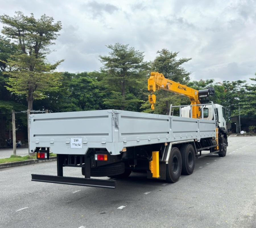 isuzu-fvm-gan-cau-soosan-746l-4