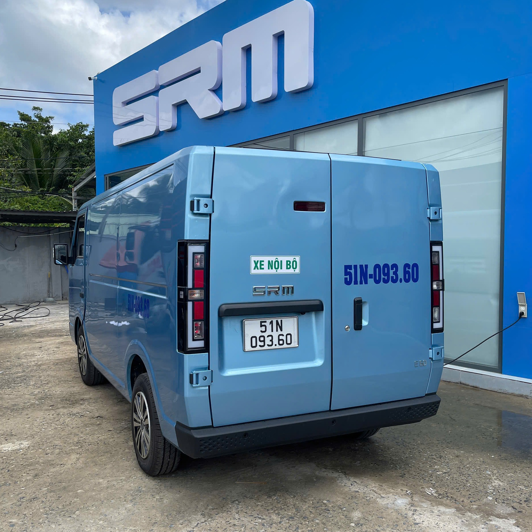 ban-giao-xe-srm-e60-binh-duong-computer-11