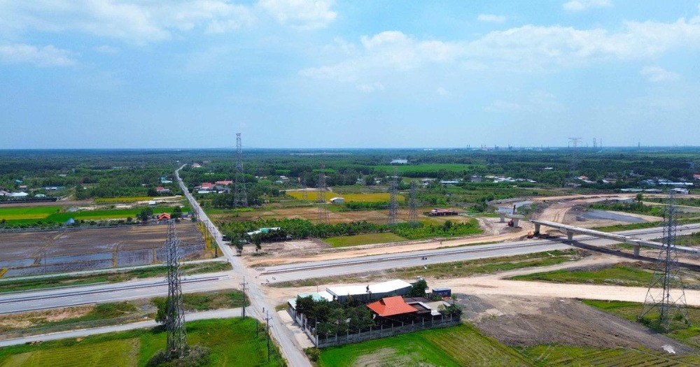 Dự án cao tốc Bến Lức – Long Thành đang hoàn thiện