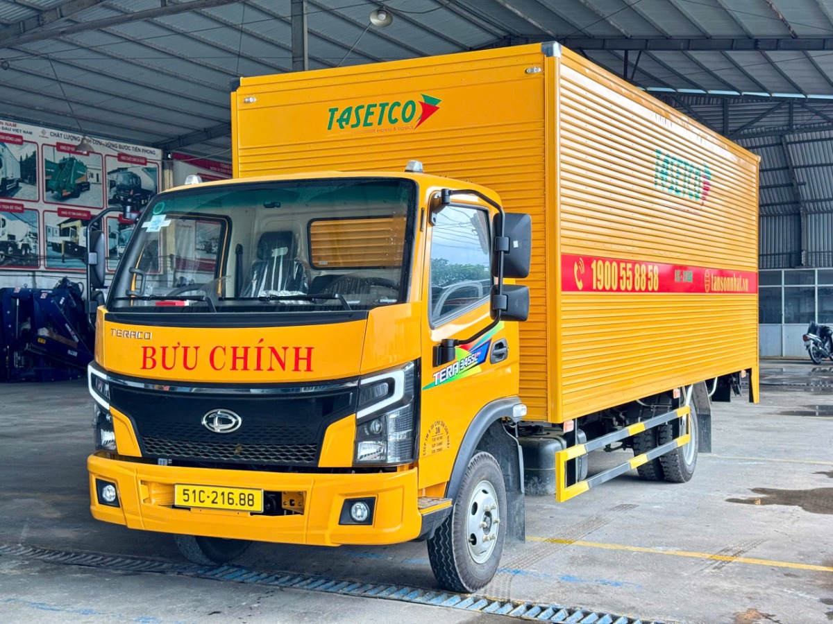 Bàn giao xe  Teraco 345SL thùng kín có bửng nâng hạ 