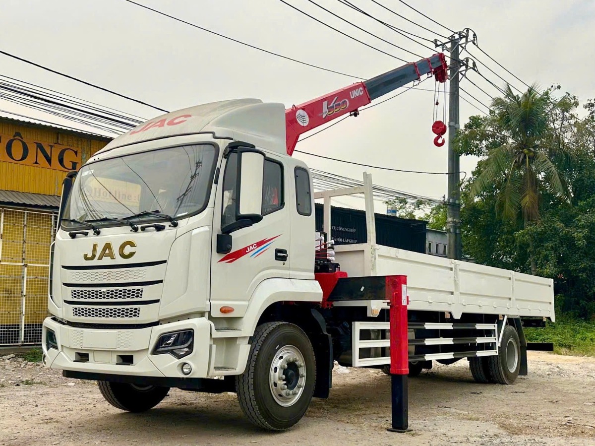 Xe tải Jac Dawos gắn cẩu Unic Urv 554K