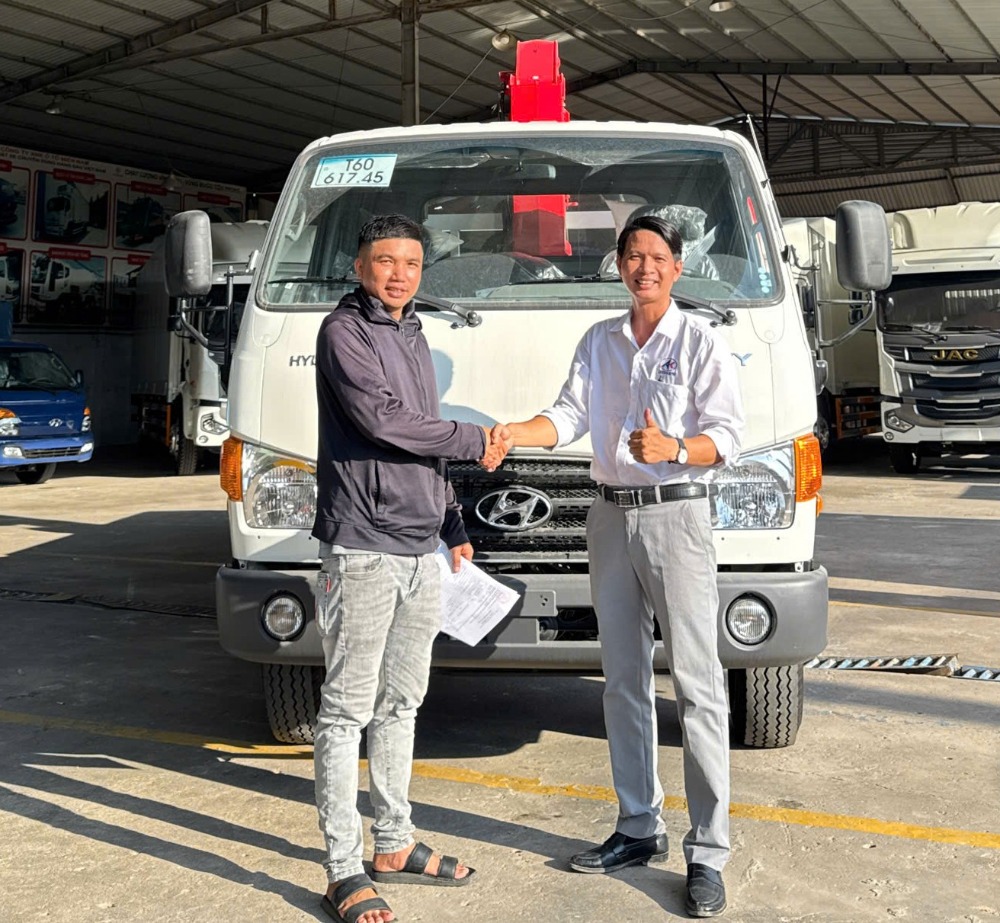 hyundai-w11xl-gan-cau-unic-ur-v344-3-tan-4-khuc-1