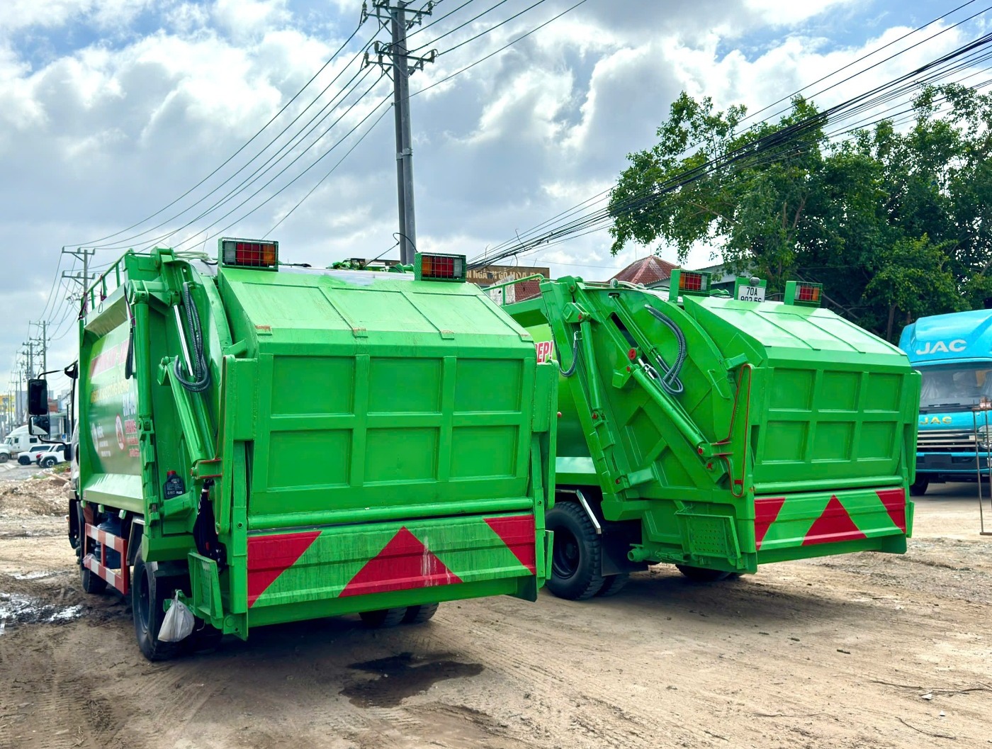 Đại lý cung cấp xe ép rác TP. Hồ Chí Minh