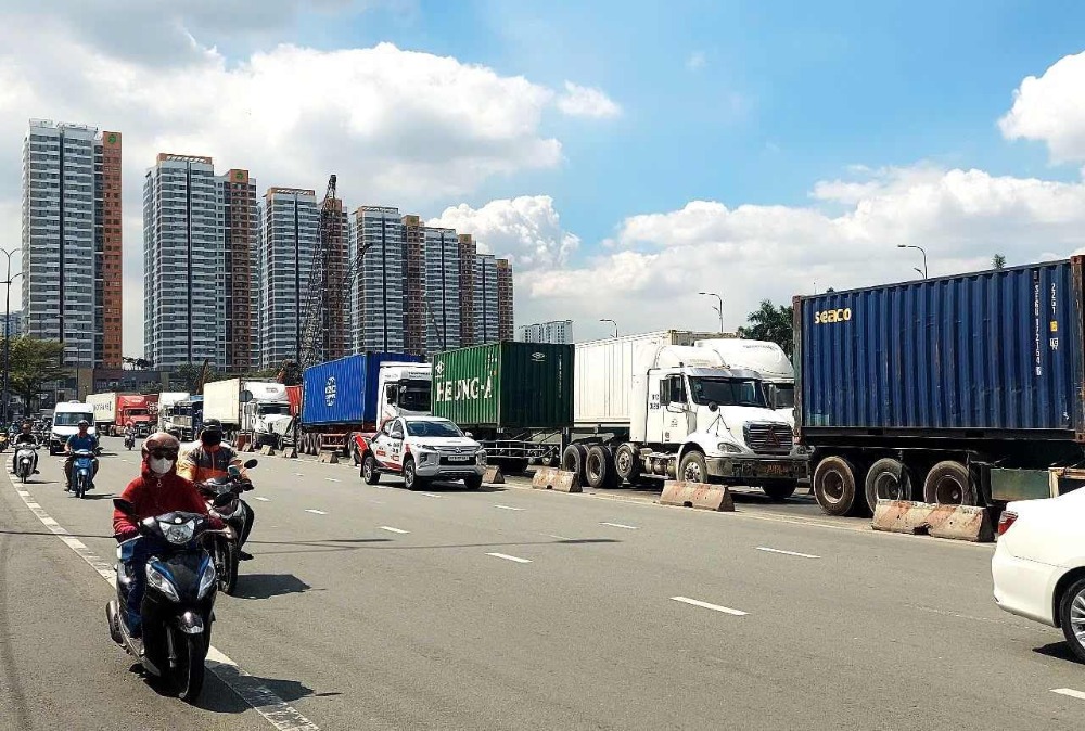 TP.HCM thực hiện hạn chế xe sơ-mi rơ-moóc và ô tô tải từ 1 tấn trở lên 