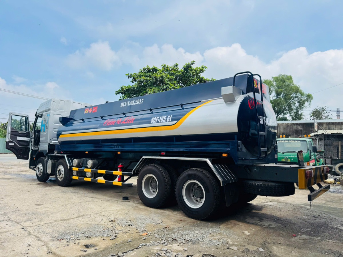  Chenglong H7 4 chân bồn chở xăng dầu 22 khối 