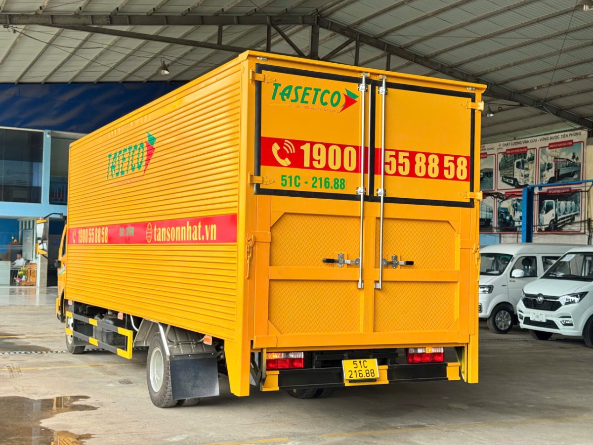 Bàn giao xe  Teraco 345SL thùng kín có bửng nâng hạ 