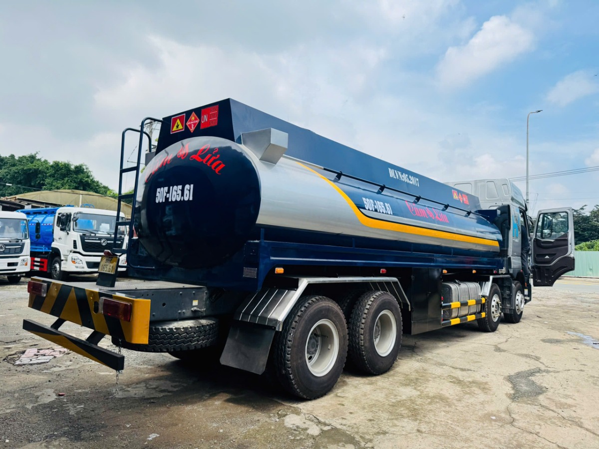  Chenglong H7 4 chân bồn chở xăng dầu 22 khối 