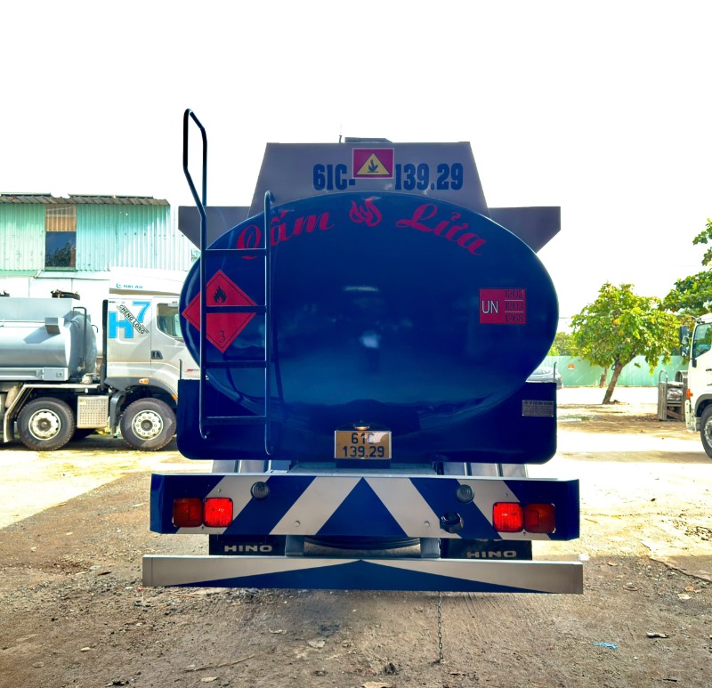 Ân Khoa Auto bàn giao Hino FL8JT8A bồn chở xăng dầu 20 khối