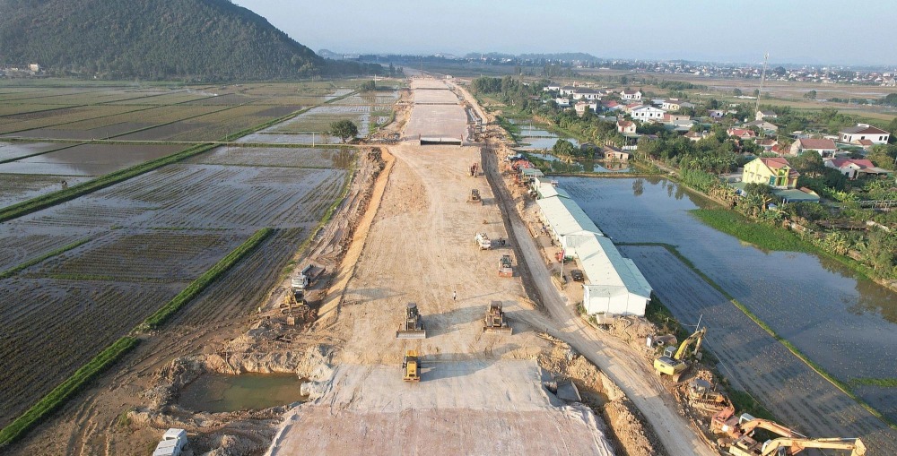 ự án cao tốc mở rộng nhu cầu vận tải và xe chuyên dùng