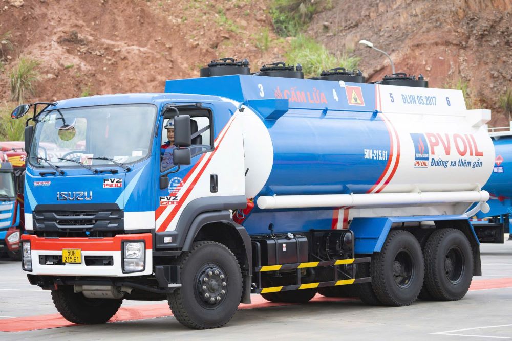 isuzu-fvz-bon-cho-xang-dau-18-khoi-2